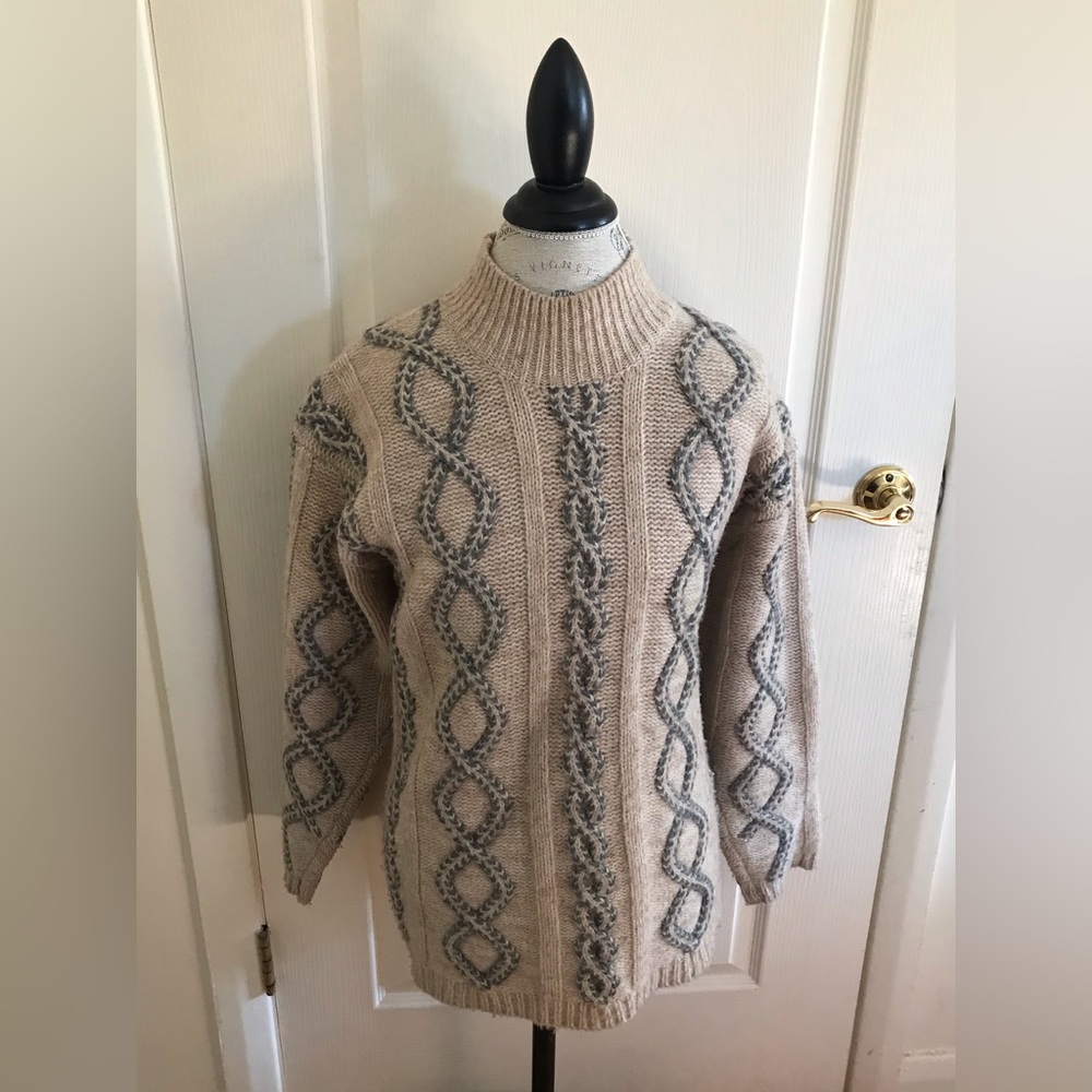 Eddie Bauer Legends pullover sweater, size Medium